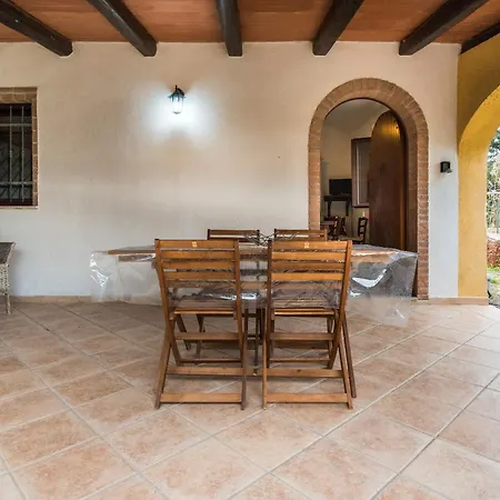 בית נופש Casa Su Barone 2 אורוסיי