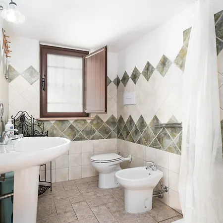 בית נופש Casa Su Barone 2 אורוסיי