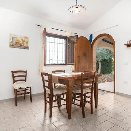 Casa Su Barone 2 אורוסיי