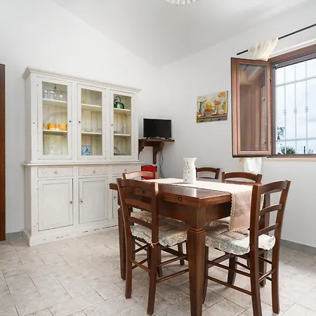 Casa Su Barone 2 * אורוסיי